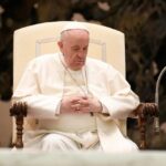 Papa Francisco acordou bem às 6h da manhã e morreu após passar mal uma hora depois