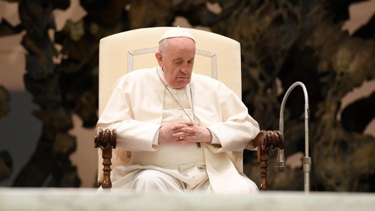 Papa Francisco acordou bem às 6h da manhã e morreu após passar mal uma hora depois