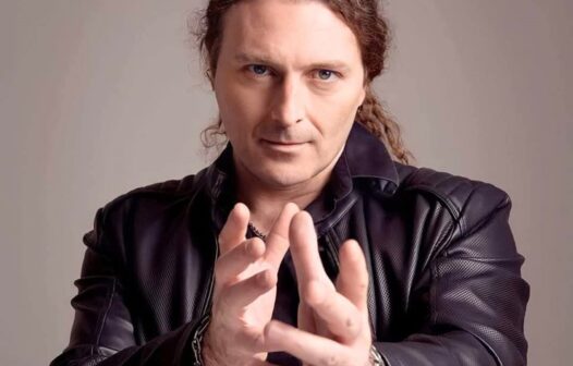 Fabio Lione, vocalista do Angra, realiza show em Fortaleza
