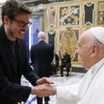 Famosos lamentam a morte do Papa Francisco; veja repercussão