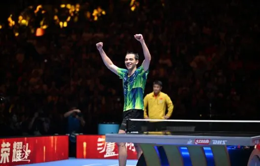 Hugo Calderano vence número 1 do mundo e conquista Copa do Mundo de tênis de mesa