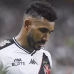 Com dores no joelho, Payet vira desfalque no Vasco para clássico com o Flamengo