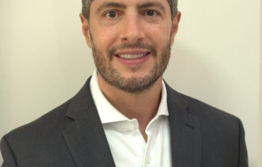 Por que procurar emprego quando se está empregado?