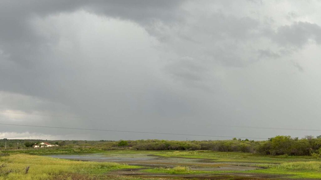 Ceará tem três alertas simultâneos de chuvas e ventos intensos até quinta-feira (10); confira as cidades