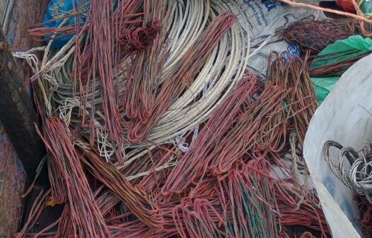 Dono de sucata é preso com 500 kg de fios elétricos e hidrômetros em Fortaleza
