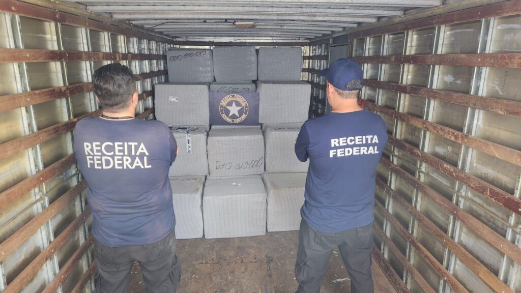 Durante fiscalização, 470 kg de cigarros estrangeiros são apreendidos em Fortaleza
