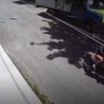 Assaltantes não conseguem ligar moto da vítima e fogem correndo; veja vídeo