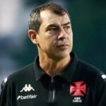 Vasco demite Carille após derrota para o Cruzeiro pelo Brasileirão
