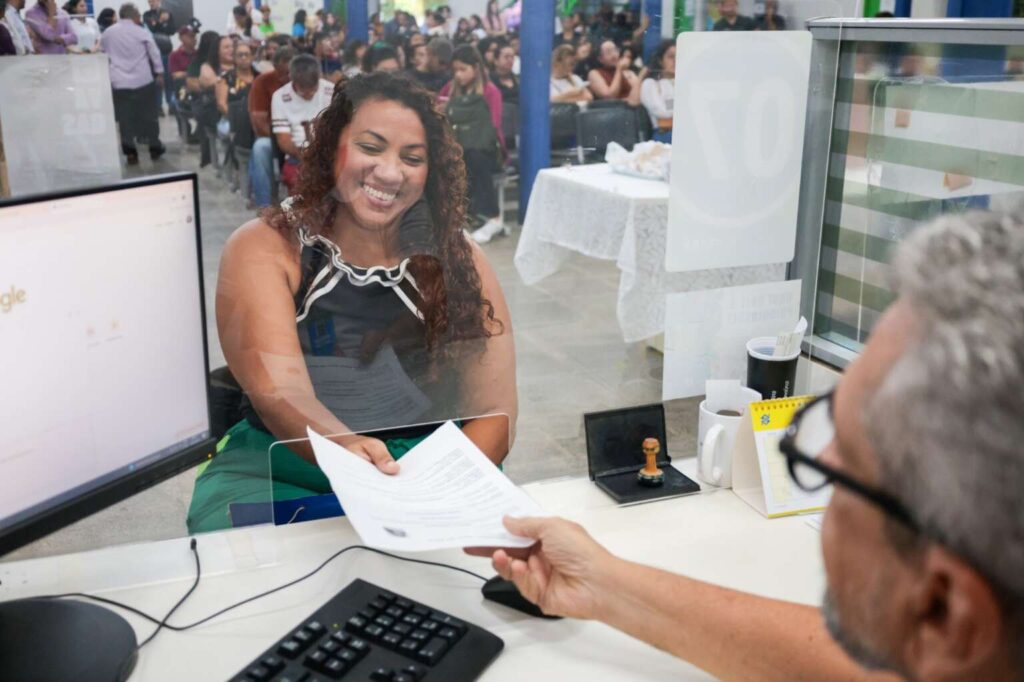IDT oferece mais de 3 mil vagas de emprego no Ceará nesta segunda-feira (28)