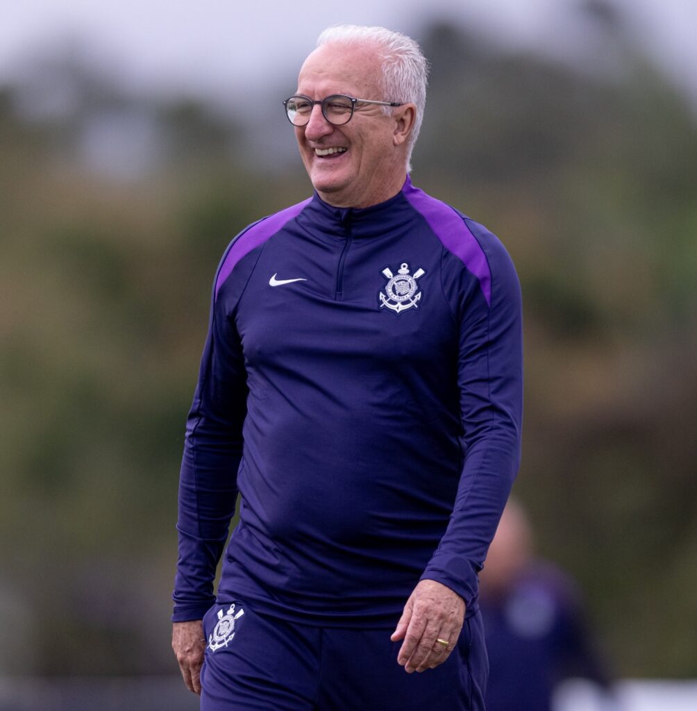 Dorival comanda primeiro treino no Corinthians e busca reabilitar o time na temporada