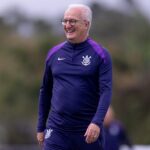 Dorival comanda primeiro treino no Corinthians e busca reabilitar o time na temporada