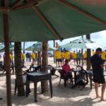Barracas são derrubadas na Praia do Futuro em operação contra construções irregulares