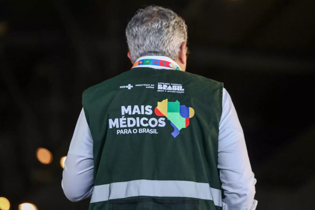 Novo edital do programa Mais Médicos é lançado, com vagas em 17 municípios do Ceará