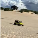 Motorista que “voou” com picape sobre buggy em duna de Canoa Quebrada desmaiou após aterrissagem