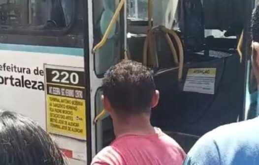 Mulher é morta a tiros dentro de ônibus na Avenida Sargento Hermínio, em Fortaleza