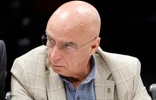 Líder do PDT anuncia saída da bancada aliada do governo Lula na Câmara