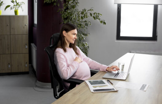 Ambientes de trabalho ainda precisam evoluir no cuidado com gestantes, alertam especialistas