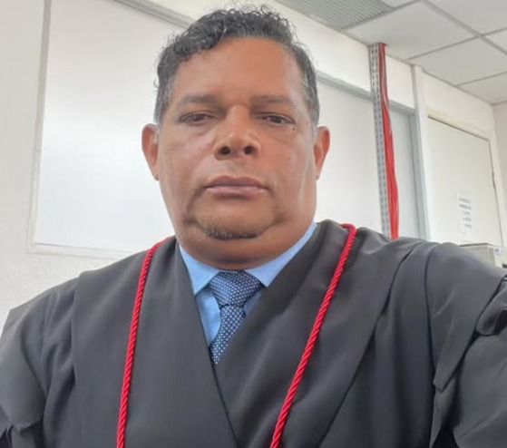 Ligação anônima durante depoimento ajudou polícia a identificar suspeitos da morte de advogado em Fortaleza