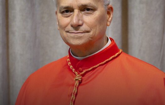 Cardeal Robert Francis Prevost é eleito o novo Papa no Vaticano