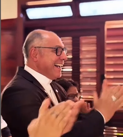 Dom Gregório celebra escolha de Leão XIV e exalta: “Viva o Papa!”