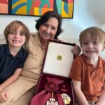 Dona Déa compartilha homenagem a Paulo Gustavo com os netos e comove seguidores