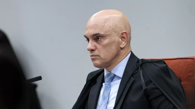 Moraes manda investigar juiz que soltou condenado por depredação no 8 de janeiro