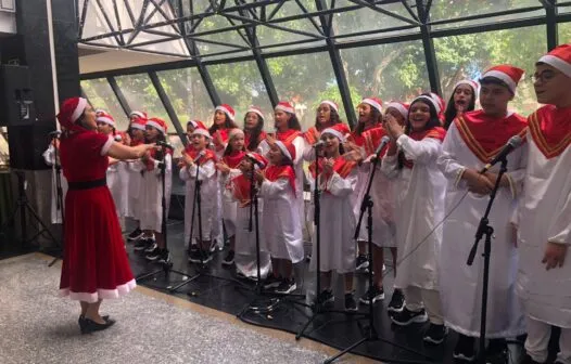Coral de Luz se apresenta até 23 de dezembro na Praça do Ferreira, no Centro de Fortaleza