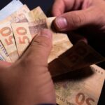 Segunda parcela do 13º salário terá que ser depositada ainda esta semana; entenda