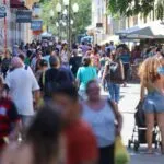 12 milhões de consumidores devem fazer compras de Natal nos últimos dias, aponta pesquisa