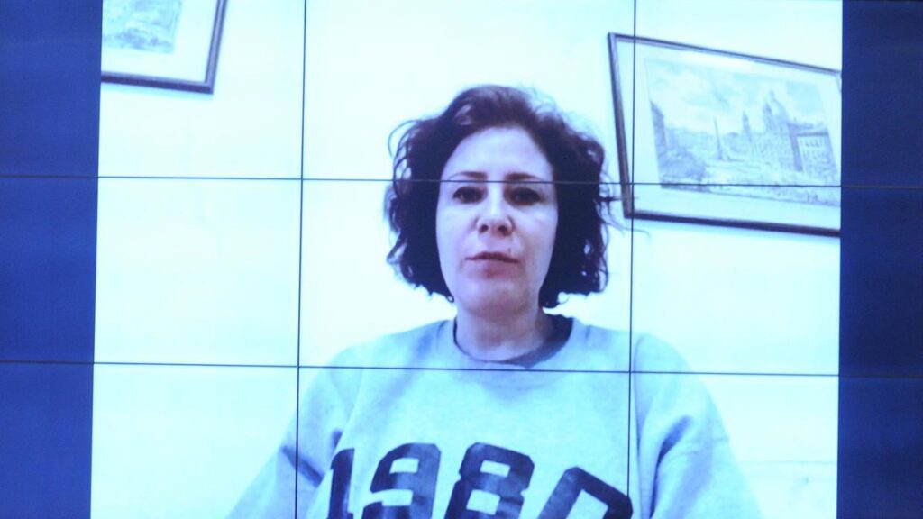 Carla Zambelli sofreu agressões em cadeia na Itália e foi transferida de cela