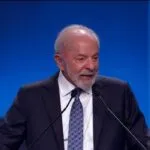 Lula alfineta Tarcísio na presença do governador de SP e celebra retirada de sanções a Moraes