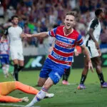 Fortaleza vence Corinthians, mantém invencibilidade de nove jogos e deixa a zona de rebaixamento