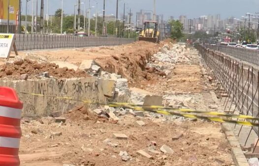 Obras do VLT interditam faixas na Av. Alberto Craveiro e deixam trânsito lento na região