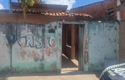 Casal é encontrado morto com marcas de tiros dentro de residência em Caucaia