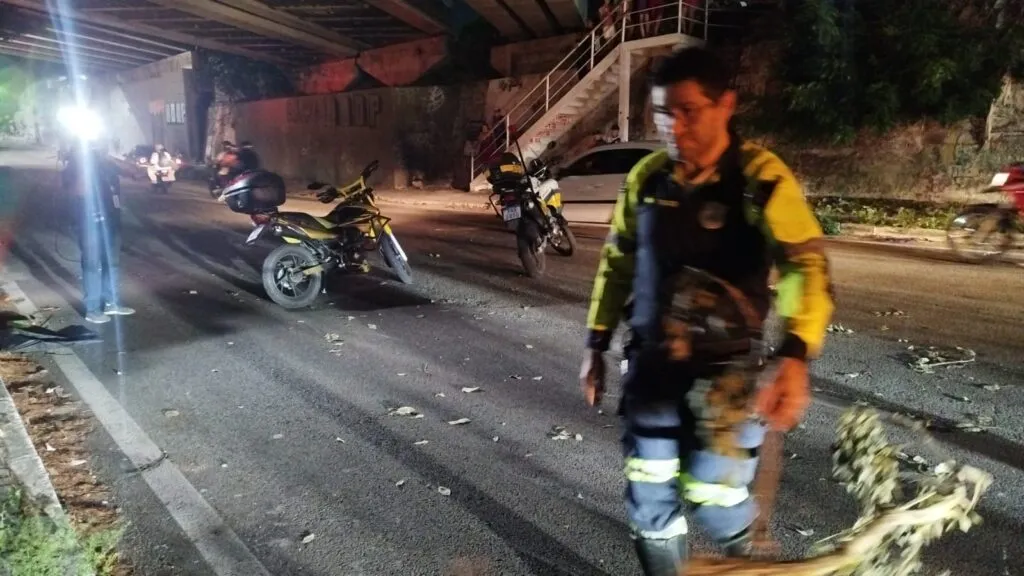 Ciclista morre atropelado por motocicleta na Av. Raul Barbosa, em Fortaleza