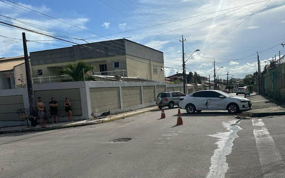 Moradores pedem providências após série de acidentes em cruzamento do bairro Cidade dos Funcionários