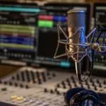 Lula sanciona lei que padroniza carteira profissional de radialista; entenda o que muda