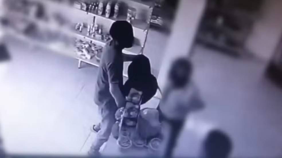 Idoso de 77 anos reage a tentativa de assalto e expulsa ladrão de mercadinho no Ceará