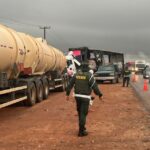 Acidente entre dois caminhões deixa um dos motoristas ferido em Maracanaú, no Ceará