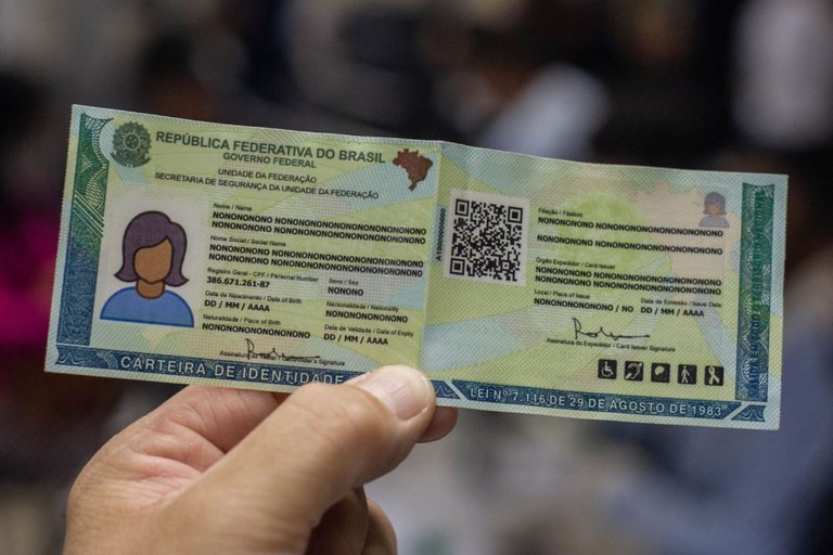 Nova carteira de identidade: quem não atualizar o documento pode perder Bolsa Família, BPC e benefícios do INSS