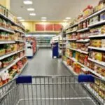 É verdade que os supermercados vão fechar aos domingos em 2026? Entenda