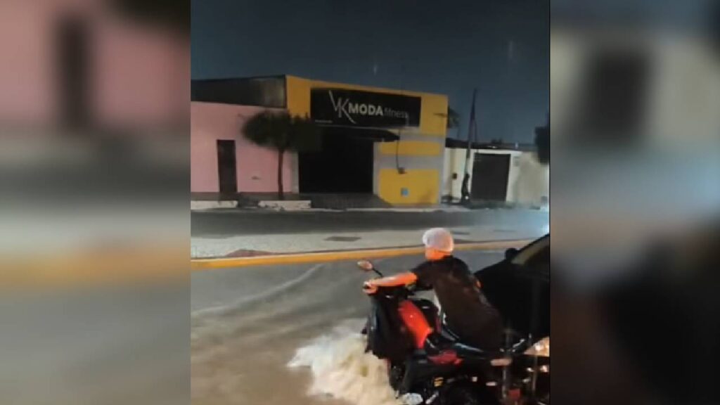 Chuvas intensas alagam ruas de Mauriti (CE) e provocam transtornos no Cariri