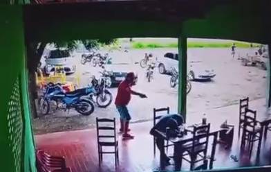 Homem é morto a tiros após discussão em bar no município de Aurora, no Ceará