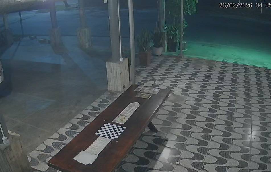 Comércio é arrombado durante a madrugada no bairro Cidade dos Funcionários, em Fortaleza