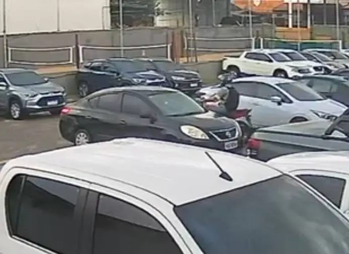 Aluna é assaltada em estacionamento de academia no bairro Passaré, em Fortaleza