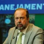 Aumento da gasolina: 53 distribuidoras são multada por “preço abusivo”, diz ministro