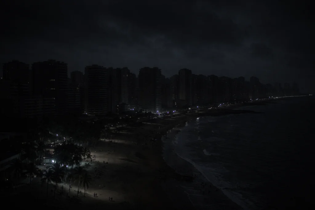 Vai faltar luz em Fortaleza nesta terça-feira (24): confira os bairros que ficarão sem energia
