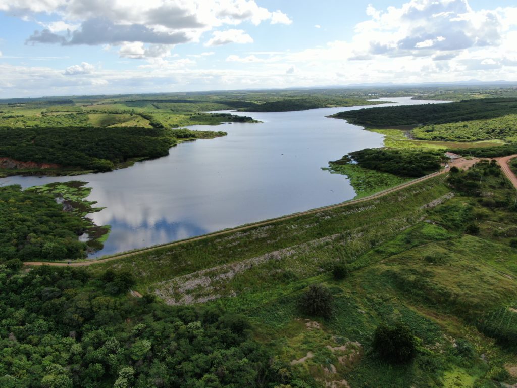 Chuvas no Ceará fazem mais dois açudes sangrarem e transformam paisagem do semiárido