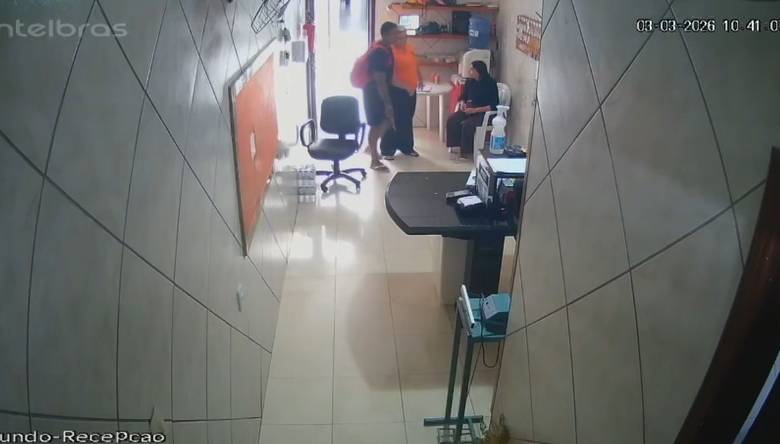 Criminoso invade motel em Fortaleza, ameaça funcionárias e foge com pertences 