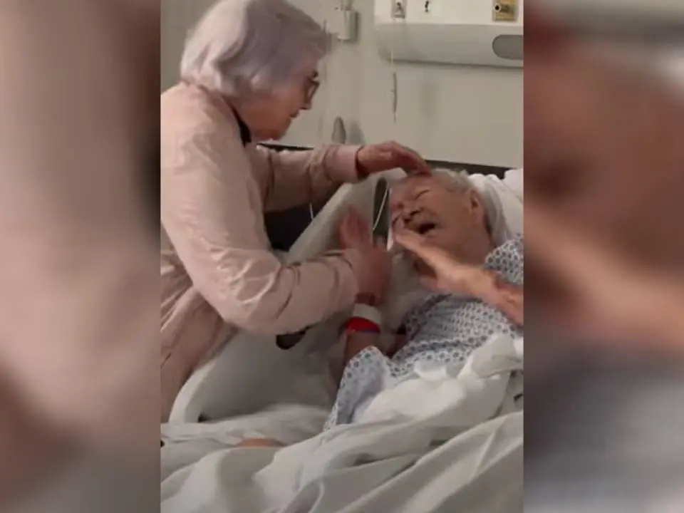 Idoso de 90 anos espera esposa chegar ao hospital, se despede e morre segundos depois